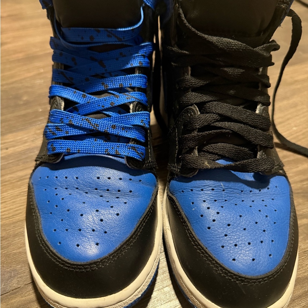 Jordan Women's Retro 1s - Black and Blue